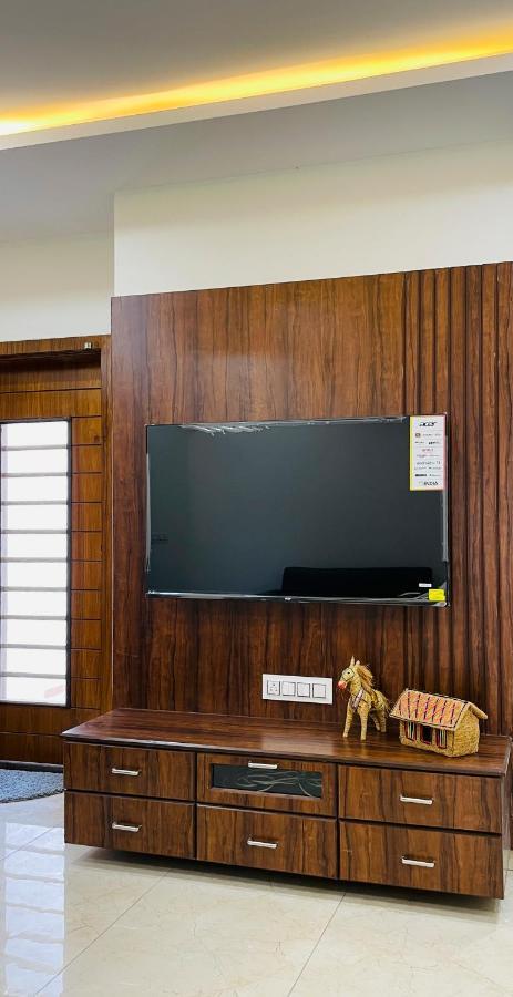 Luxurious 3 Bhk Villa In Bhuj - Shivani Homestay 외부 사진